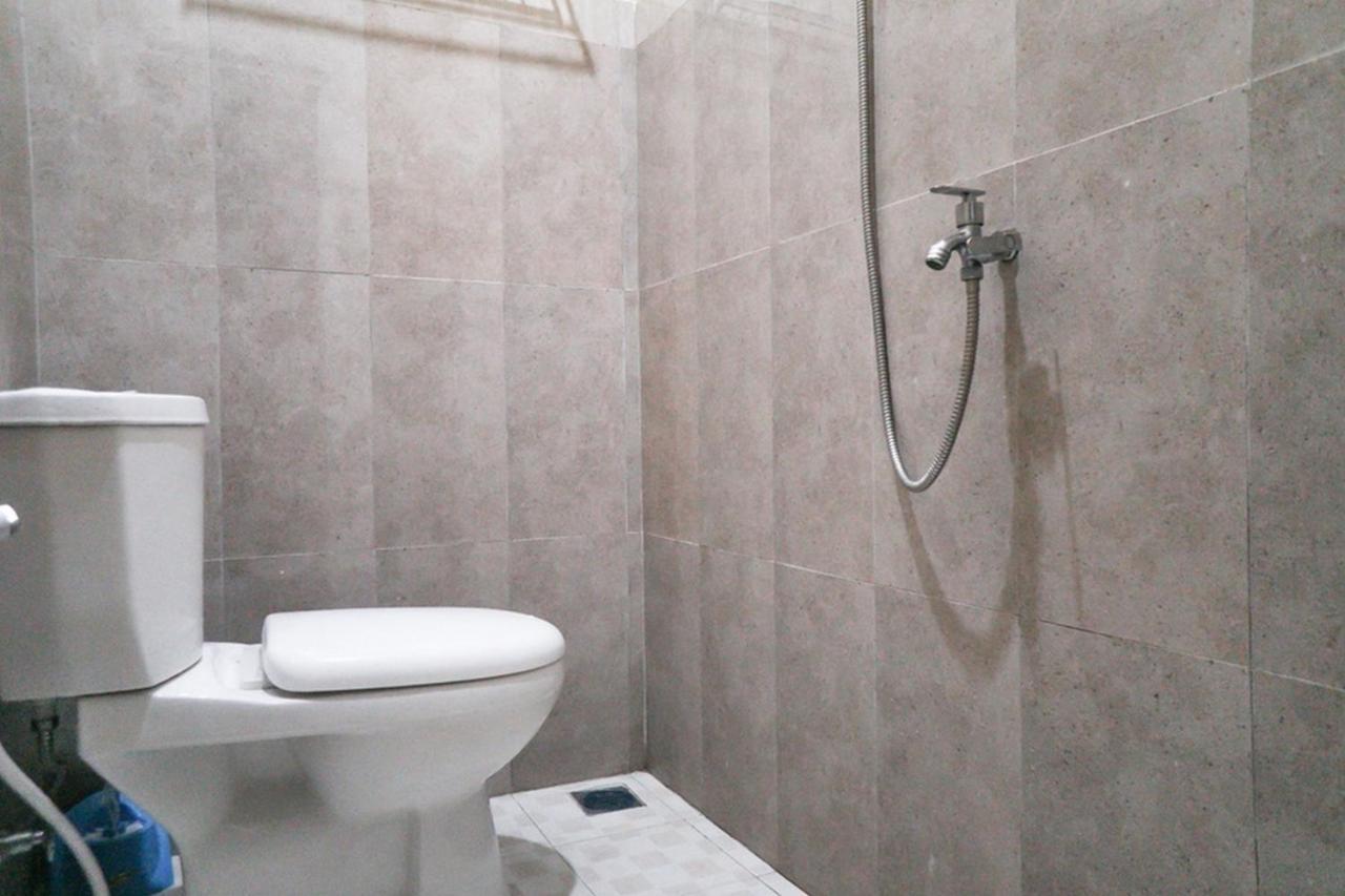 Reddoorz Syariah Near Exit Tol Malang Otel Dış mekan fotoğraf