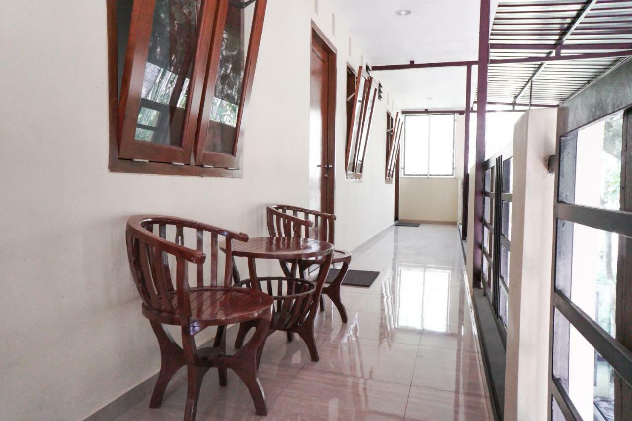 Reddoorz Syariah Near Exit Tol Malang Otel Dış mekan fotoğraf
